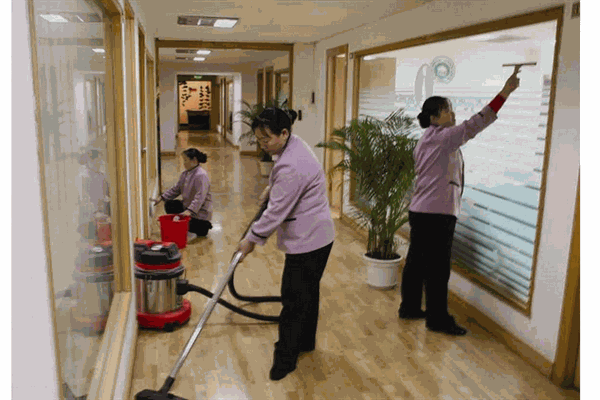 万家家政 专业服务，让家更温暖